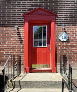 /international/us/16-fairview-drive-danbury-ct-110107993877/