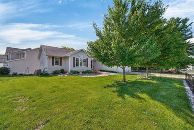 /international/us/450-s-46th-street-west-des-moines-ia-110108394010/
