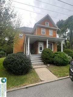 /international/us/116-washington-street-wind-gap-boro-pa-110119964869/