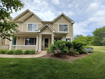 /international/us/661-lincoln-station-drive-oswego-il-110108470968/