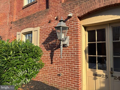 /international/us/231-n-shippen-street-lancaster-pa-110100694613/