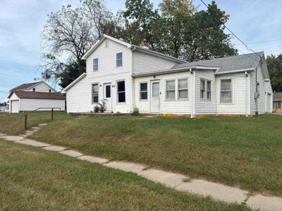 /international/us/900-ne-2nd-avenue-independence-ia-110102496678/