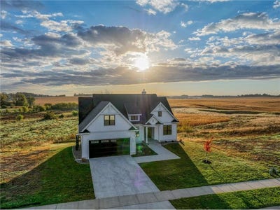 /international/us/610-field-point-street-roberts-wi-110105754566/