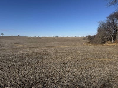 /international/us/tbd-holt-140-mound-city-mo-110104252855/