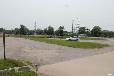 /international/us/1915-1921-w-sycamore-street-carbondale-il-110100070501/?lang=en