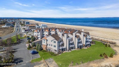 /international/us/201-gateway-court-union-beach-nj-110106841405/