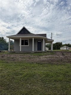 /international/us/103-e-street-creighton-mo-110108295288/