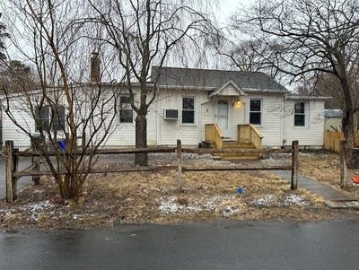 /international/us/2-beverly-avenue-copiague-ny-110097219266/