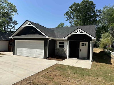 /international/us/556-s-main-street-woodruff-sc-110107548282/