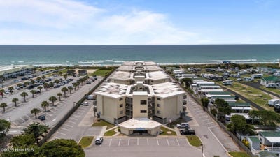 /international/us/9100-reed-drive-emerald-isle-nc-110099976238/