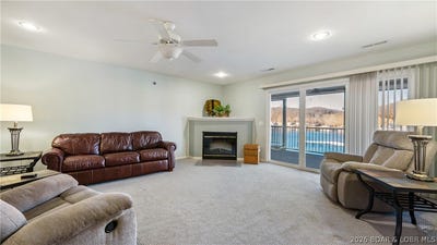 /international/us/770-pershing-drive-camdenton-mo-110108427490/