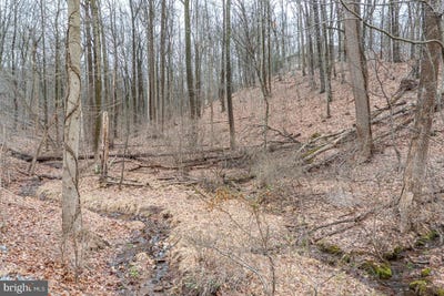 /international/us/10-hidden-pond-drive-reading-pa-110106444985/