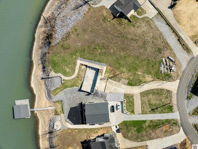 /international/us/583-sherwood-drive-gilbertsville-ky-110098690651/?lang=en