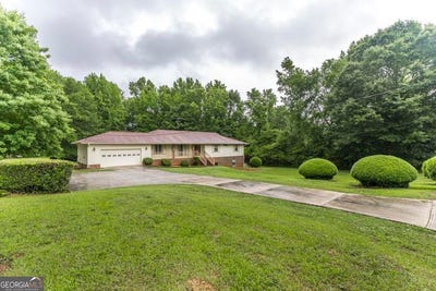 /international/us/411-hickory-lane-griffin-ga-110108359875/