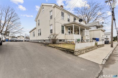 /international/us/40-church-street-enfield-ct-110106567497/
