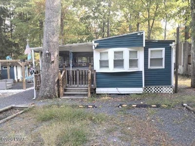 /international/us/247-village-drive-w-milford-pa-110120514723/