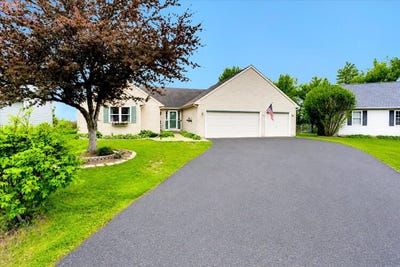 /international/us/523-iona-lane-harvard-il-110107986616/