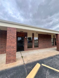 /international/us/210-s-thompson-street-springdale-ar-110107872632/