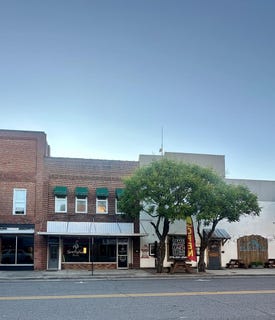 /international/us/115-s-main-st-galax-va-110108569518/