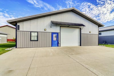 /international/us/2233-sheyenne-street-west-fargo-nd-110119988138/