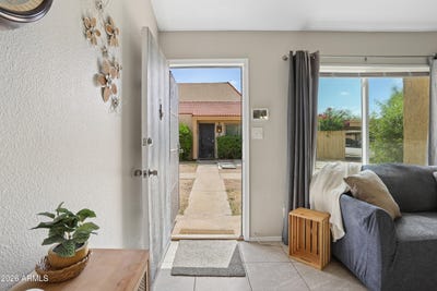 /international/us/4848-w-rose-lane-glendale-az-110108144471/