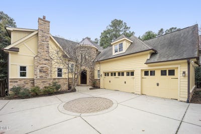 /international/us/2501-shadow-hills-court-raleigh-nc-110106479181/