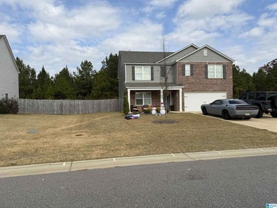 /international/us/17874-april-leigh-circle-vance-al-110103693167/