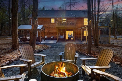 /international/us/74-driftwood-drive-pocono-lake-pa-110108696367/