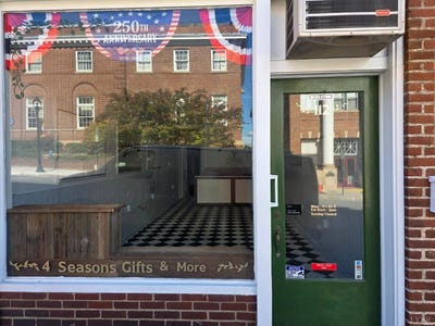 /international/us/112-e-main-street-bedford-va-110120517290/