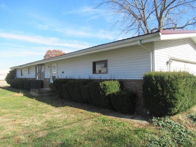 /international/us/106-w-lincoln-avenue-ogden-il-110107440929/