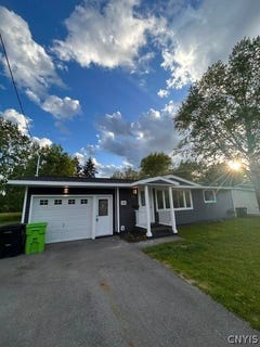 /international/us/213-sunflower-drive-liverpool-ny-110108537192/