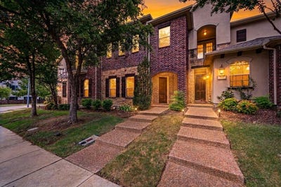 /international/us/8607-calvin-road-irving-tx-110119439270/