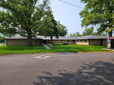 /international/us/908-greenbrier-road-dekalb-il-110104449791/