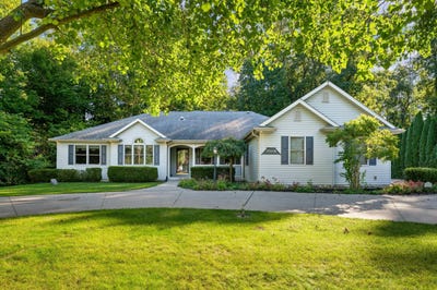 /international/us/15889-n-edgewood-drive-buchanan-mi-110120460327/