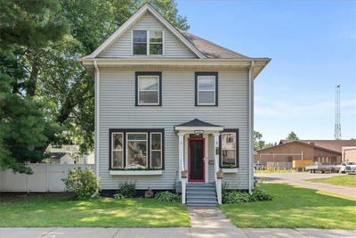 /international/us/232-e-1st-street-new-richmond-wi-110101001223/