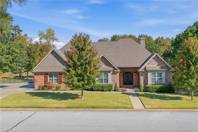 /international/us/10016-camelot-lane-rogers-ar-110120687618/
