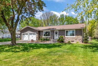 /international/us/1931-county-highway-g-neenah-wi-110108073641/