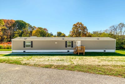 /international/us/6765-lee-highway-radford-va-110098165698/