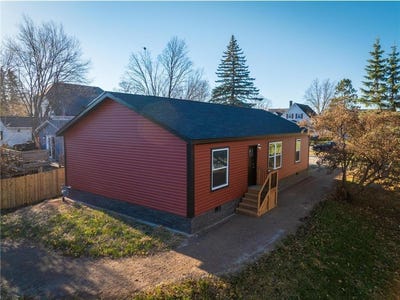 /international/us/422-court-avenue-n-sandstone-mn-110103602885/