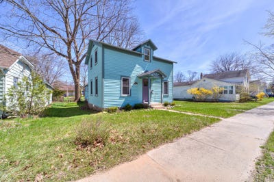 /international/us/119-s-livingston-street-whitehall-mi-110107541724/