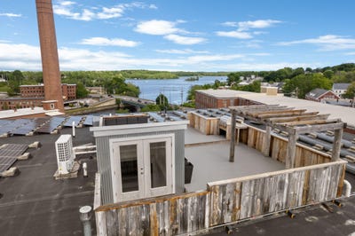 /international/us/2-main-street-biddeford-me-110108492625/