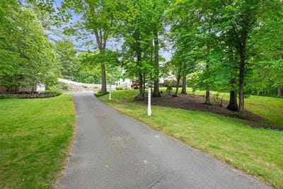 /international/us/39-joseph-smith-way-boxford-ma-110108476591/