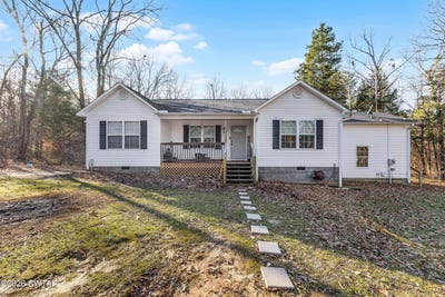 /international/us/392-howley-lane-cedar-grove-tn-110104541364/