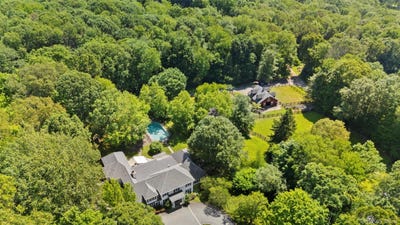 /international/us/48-davids-way-bedford-hills-ny-110108010679/
