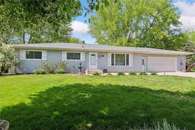 /international/us/4051-elmwood-drive-saint-bonifacius-mn-110100155027/