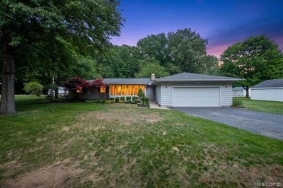 /international/us/2083-wells-road-dundee-twp-mi-110108586223/