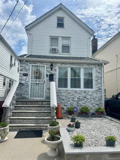 /international/us/9333-212th-place-queens-village-ny-110108605890/