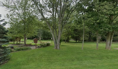 /international/us/311-beachwood-way-douglas-mi-110099457929/