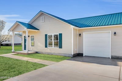/international/us/138-macdonald-boulevard-havelock-nc-110105256023/