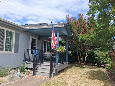 /international/us/11105-main-st-ne-donald-or-110109656726/